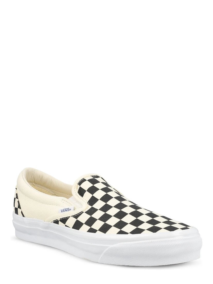 أحذية رياضية سوداء من فانز