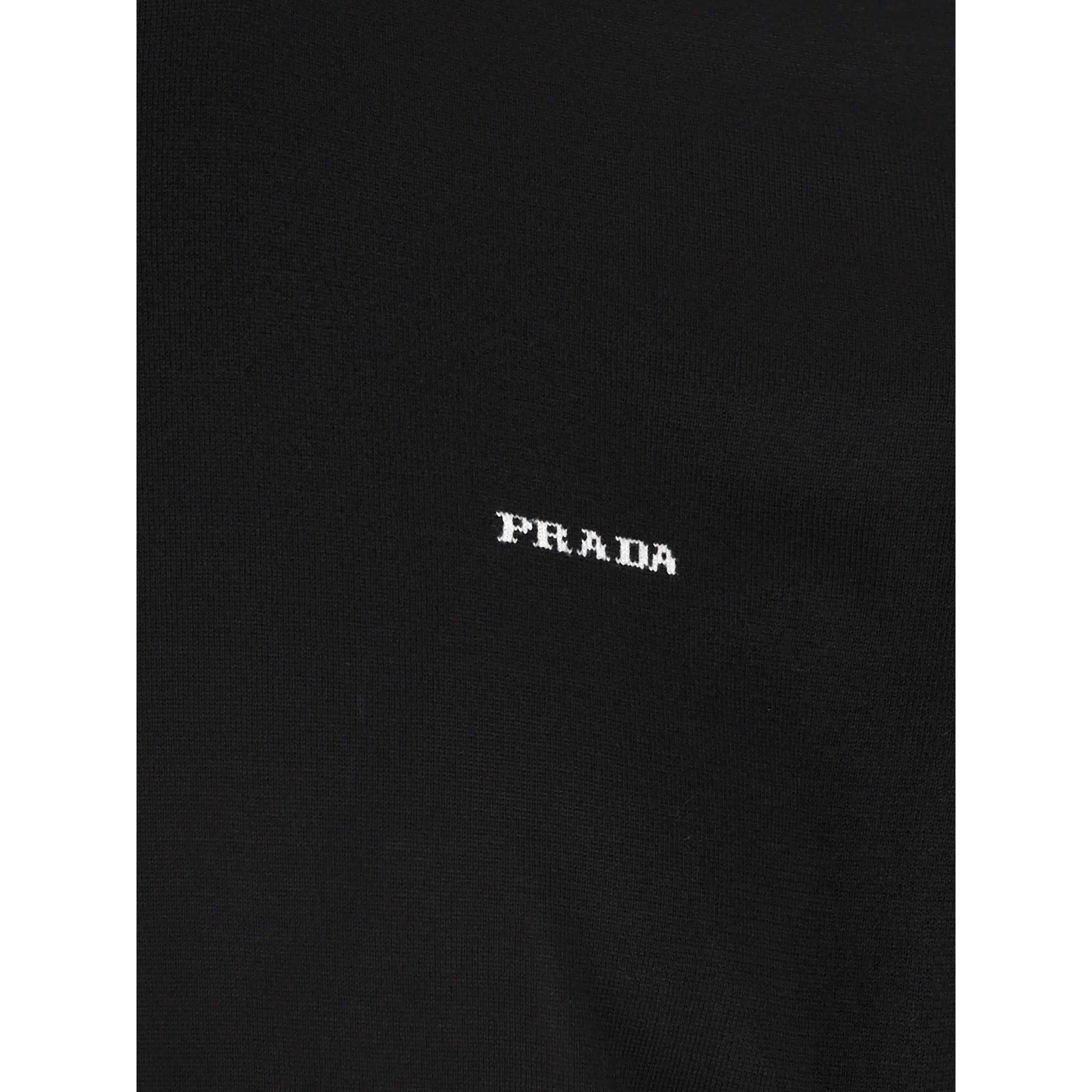 كنزات برادا سوداء