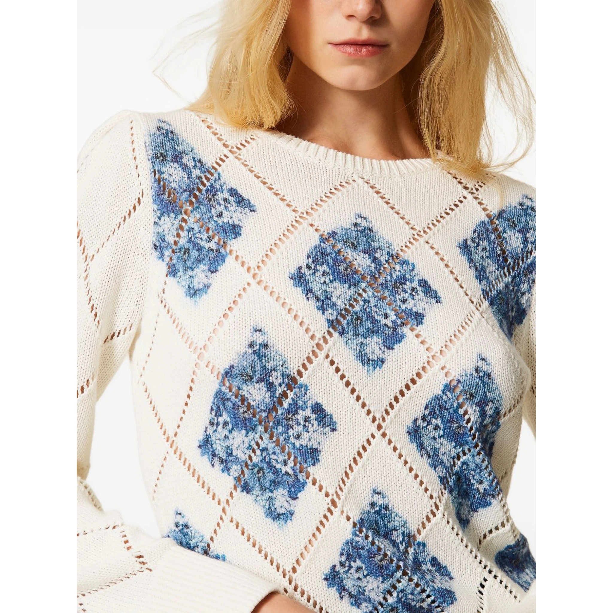 طقم كنزات متطابقة