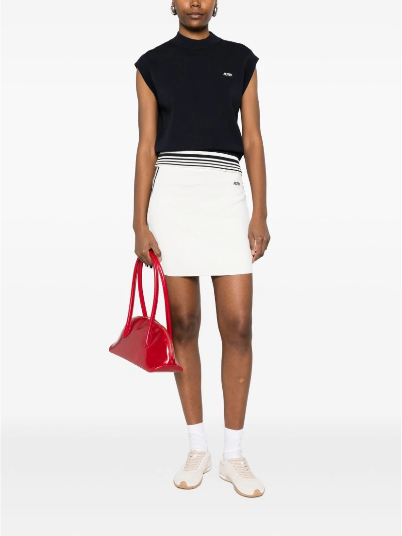 كنزات أوتري زرقاء