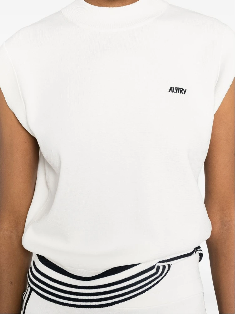 كنزات أوتري بيضاء alternative