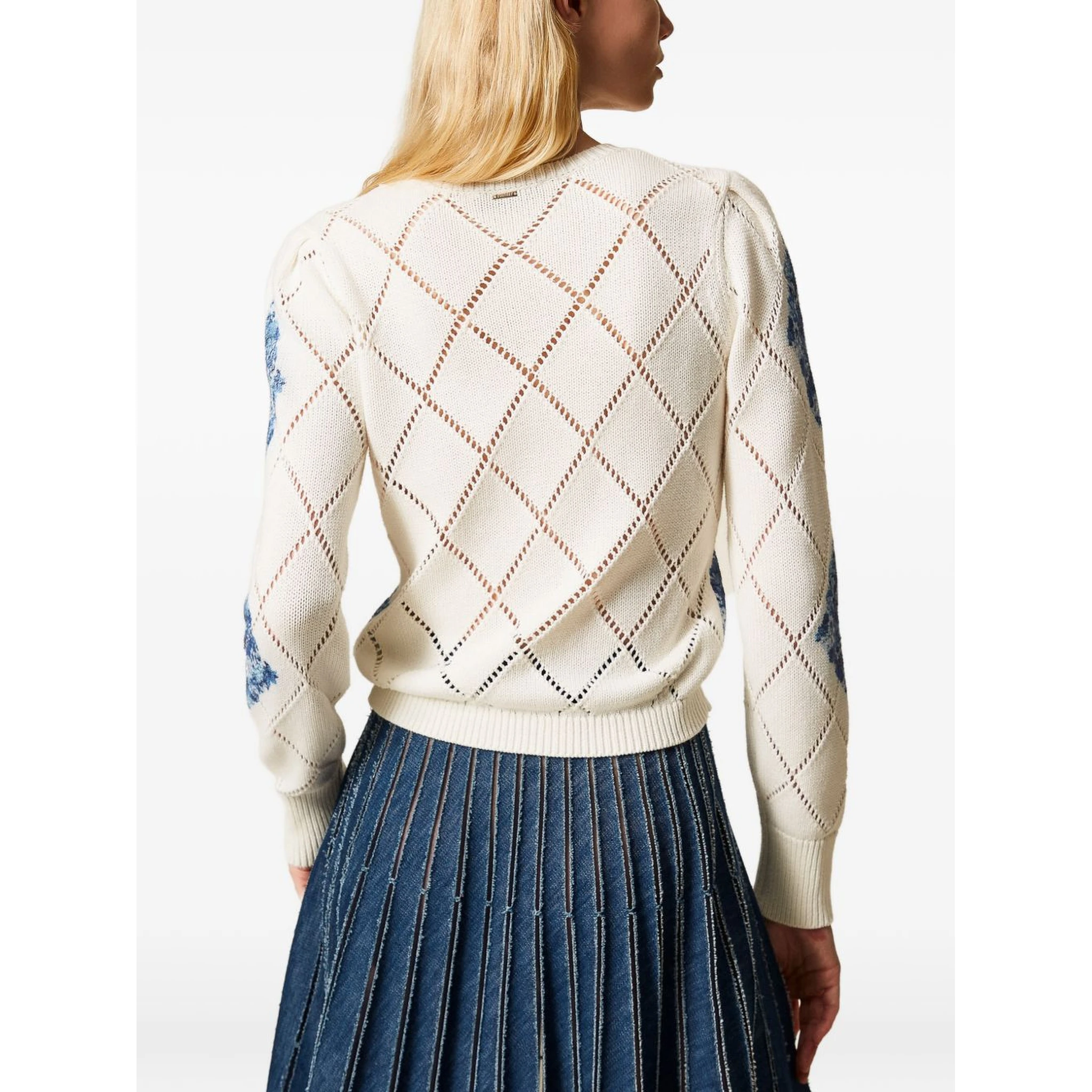 طقم كنزات متطابقة