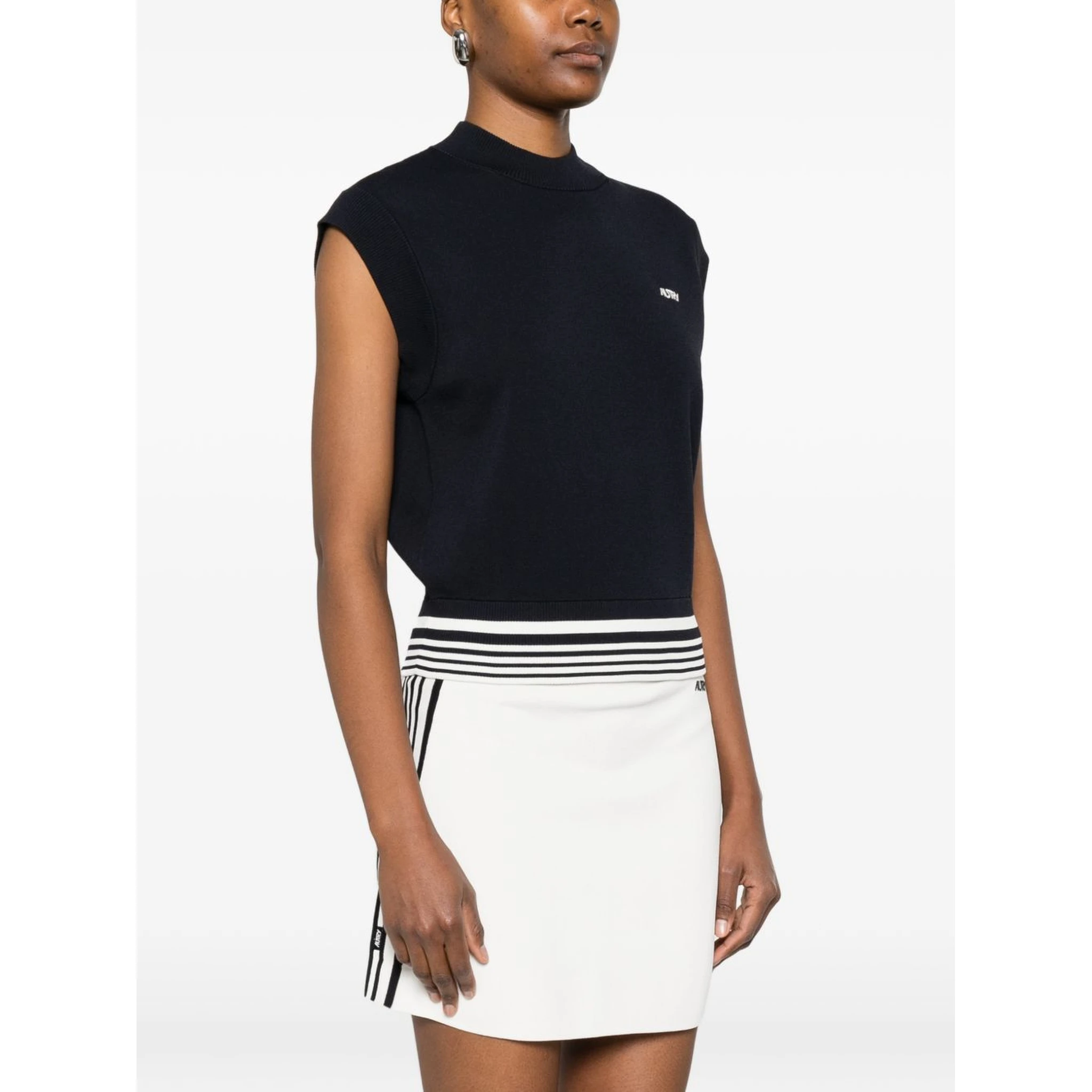 كنزات أوتري زرقاء