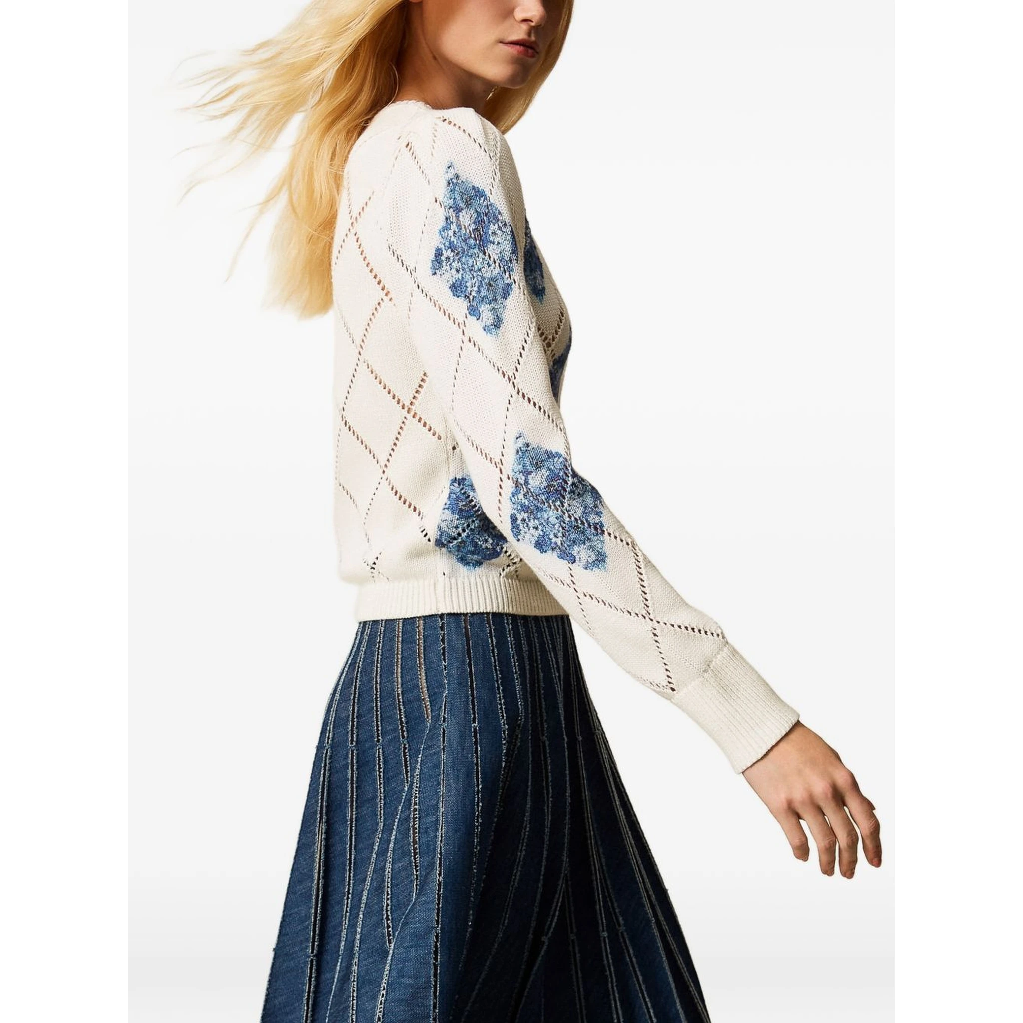 طقم كنزات متطابقة