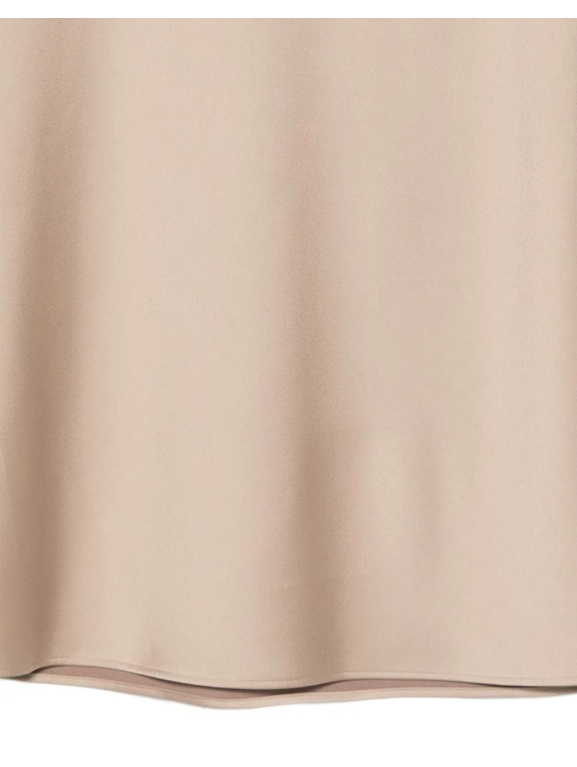 تنانير خارجية بنية اللون