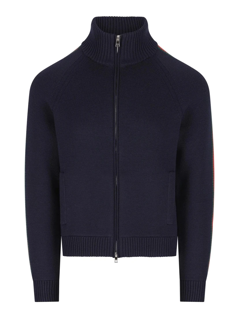 ملابس محبوكة بسحاب من الصوف