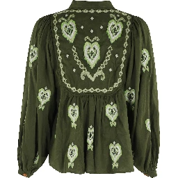 بلوزة مطرزة خضراء