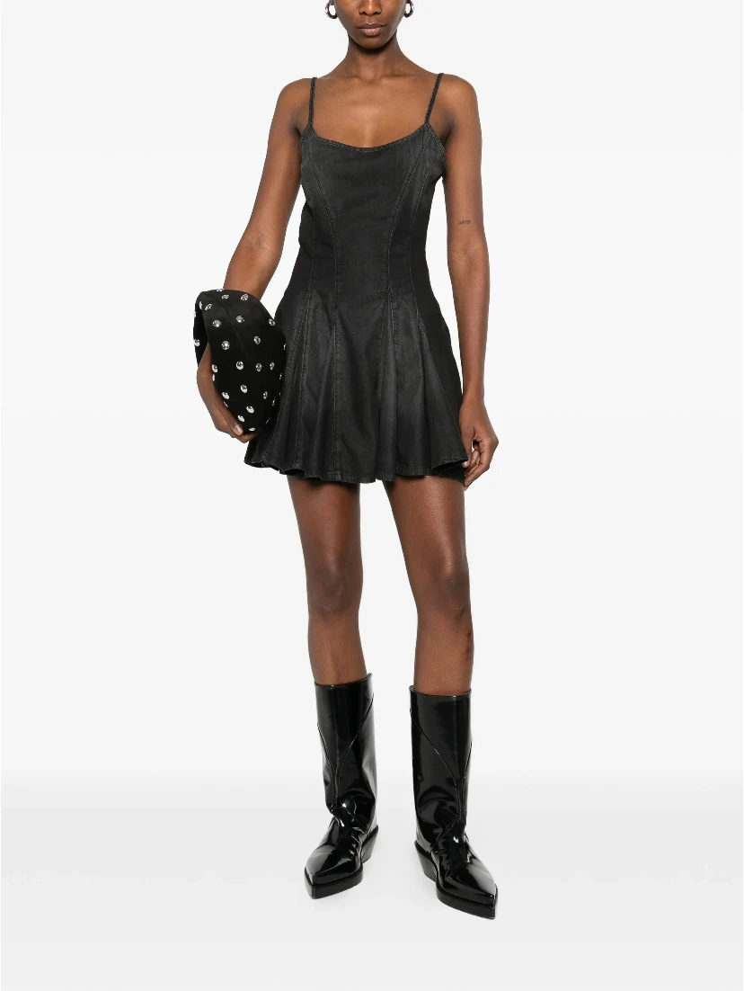 فساتين ديزل سوداء