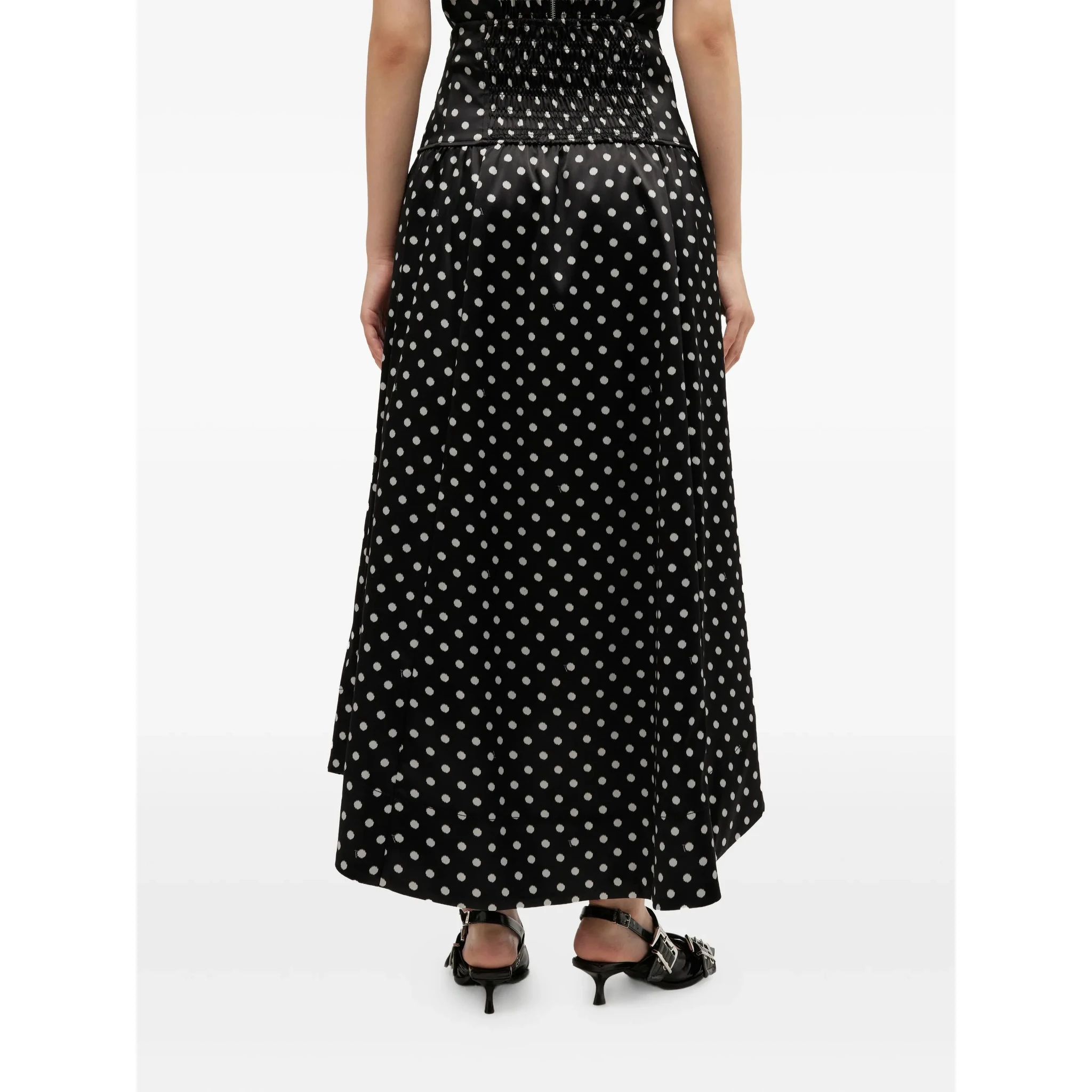 تنانير غاني سوداء