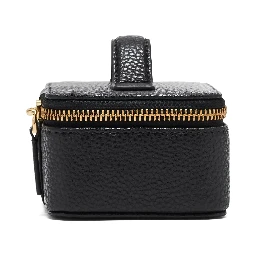 حقائب مارك جاكوبس.. سوداء