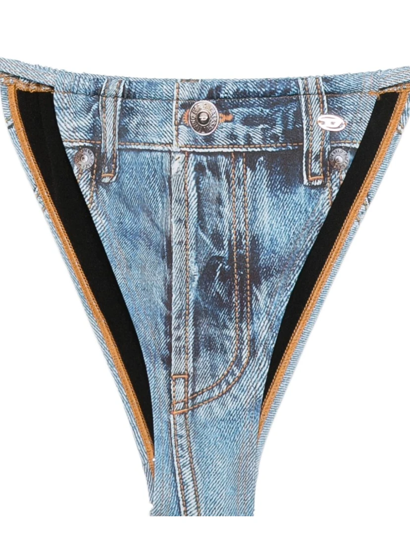 ملابس ديزل سي، لون أزرق