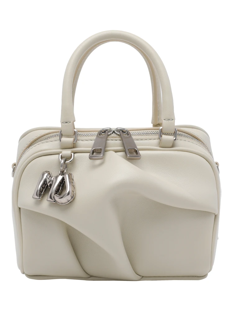 حقائب مارك جاكوبس.. بيضاء