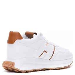 حذاء رياضي أبيض من هوجان