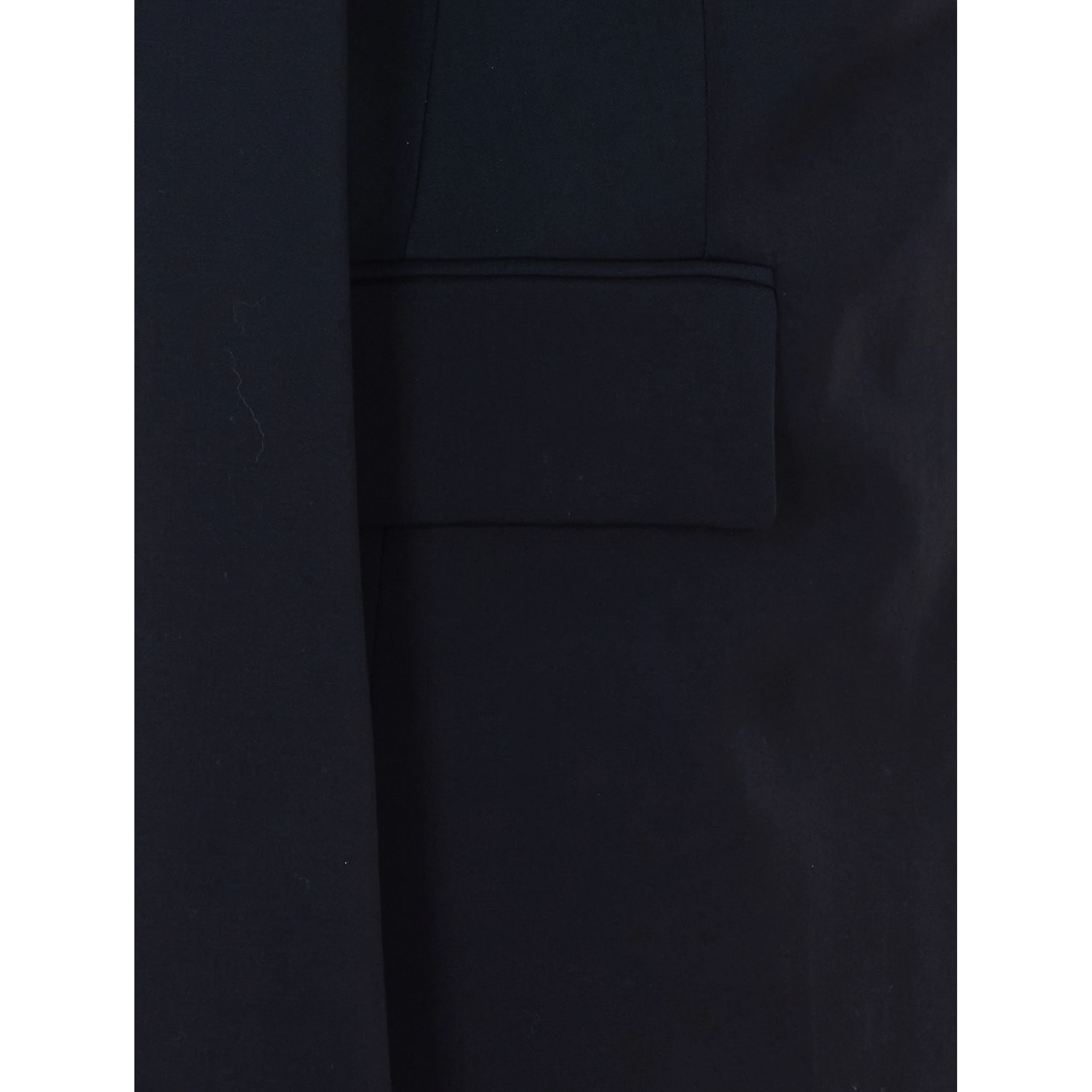 جاكيتات سبورت ماكس سوداء