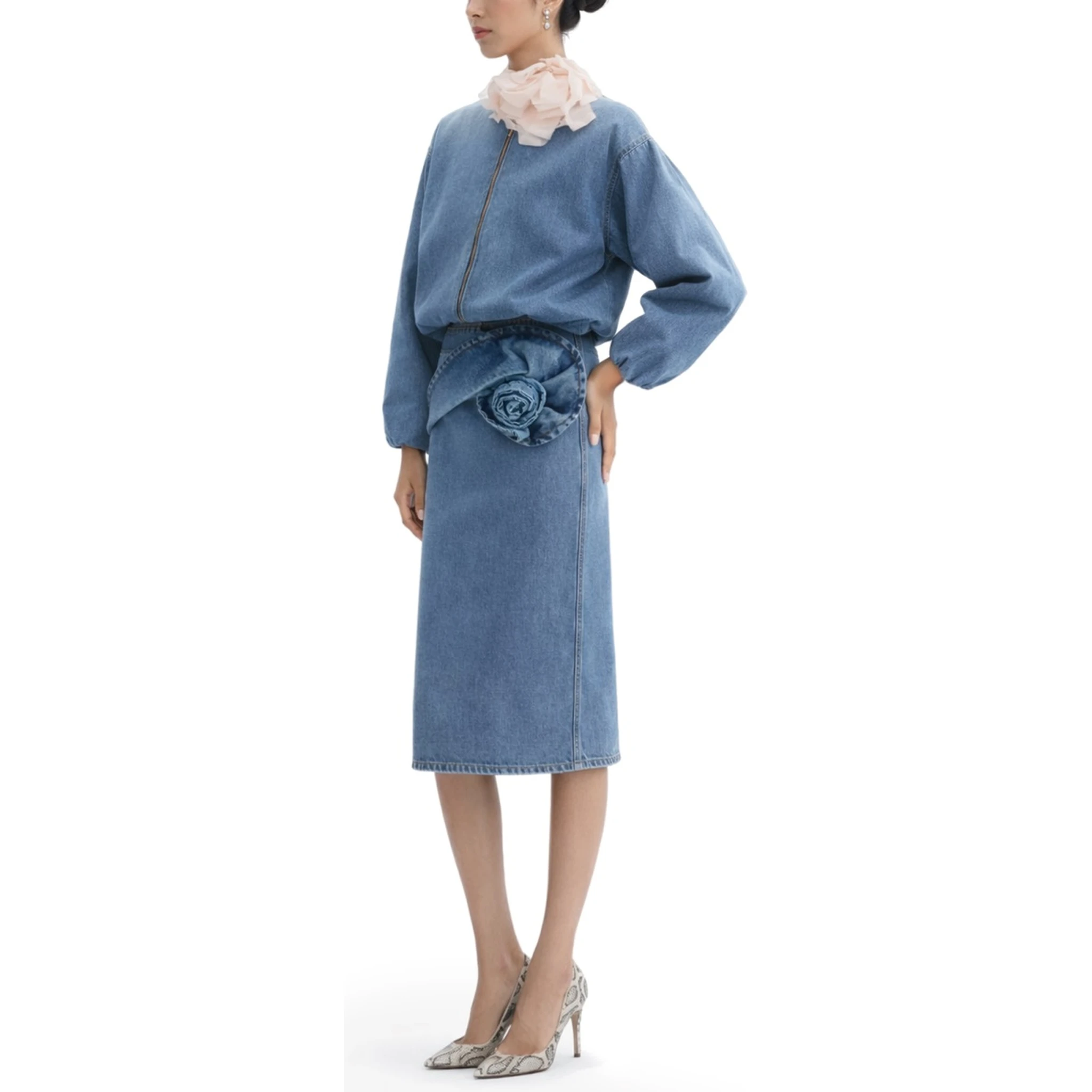 تنورة ميدي من الدنيم