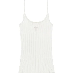 قمصان محبوكة.