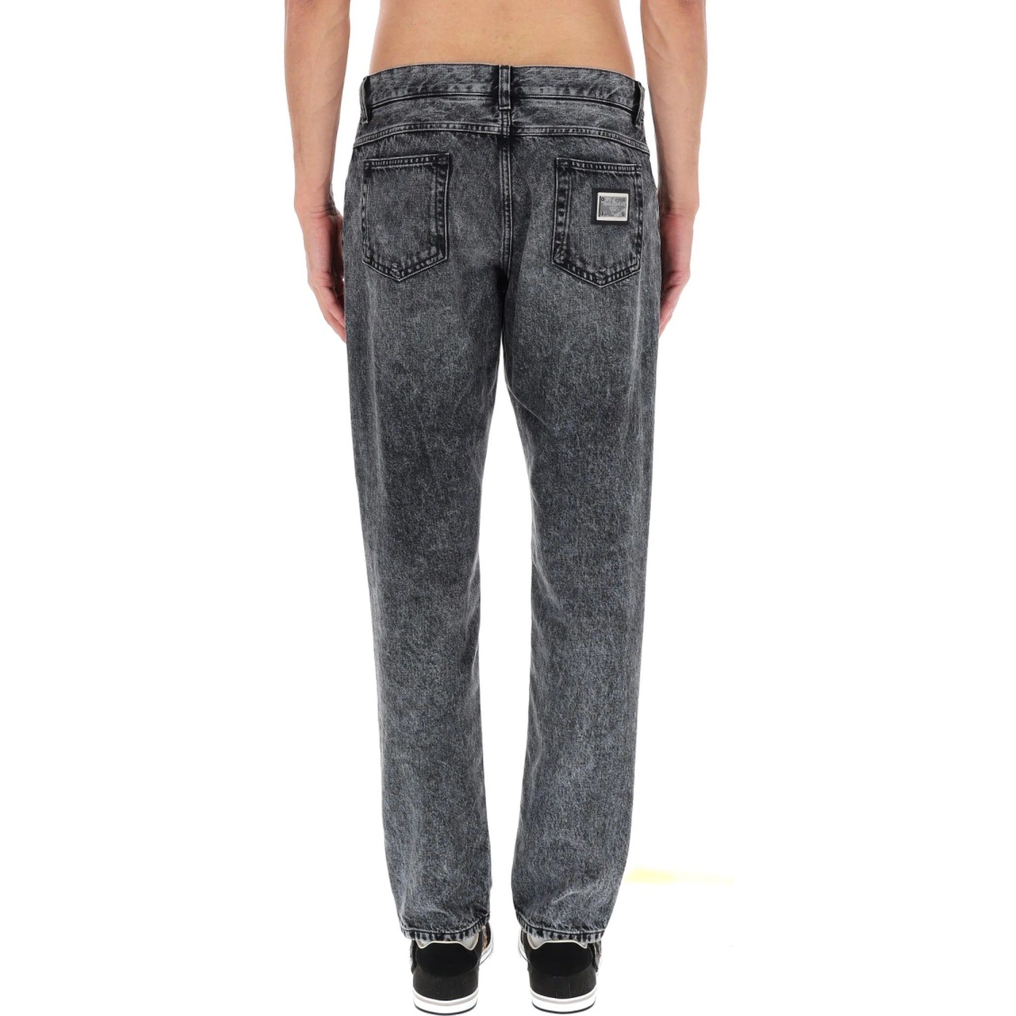 JEANS IN DENIM