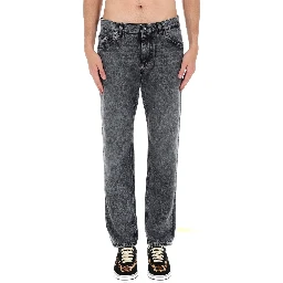 JEANS IN DENIM