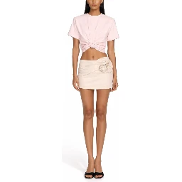 تنورة قصيرة من الدنيم