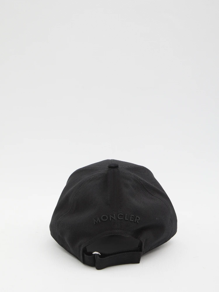 Baseball cap in cotton gabardine alternative