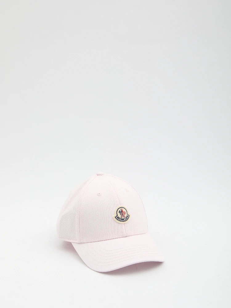 Baseball cap with logo