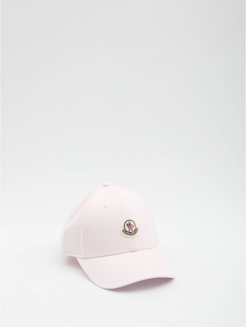 Baseball cap with logo