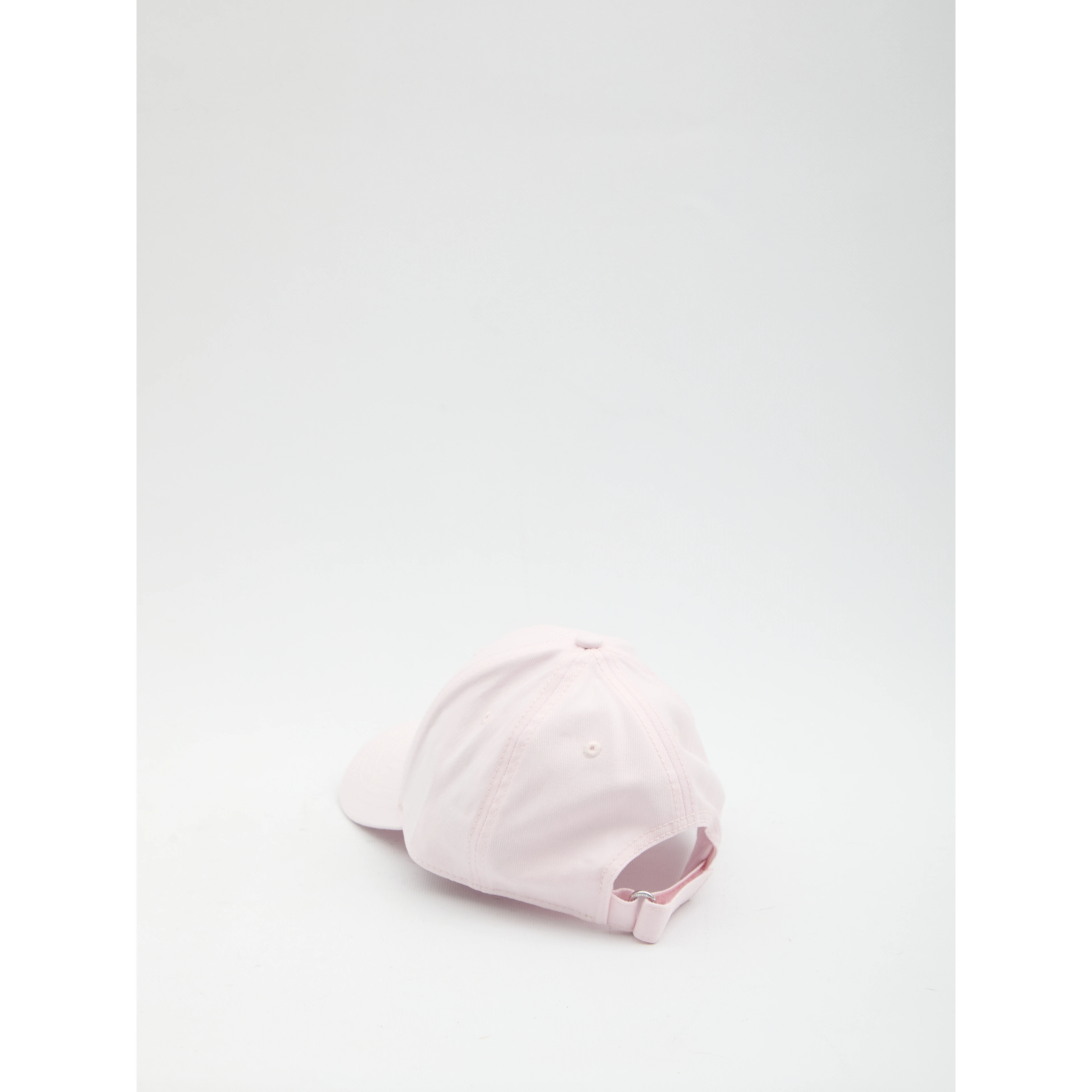 Baseball cap with logo