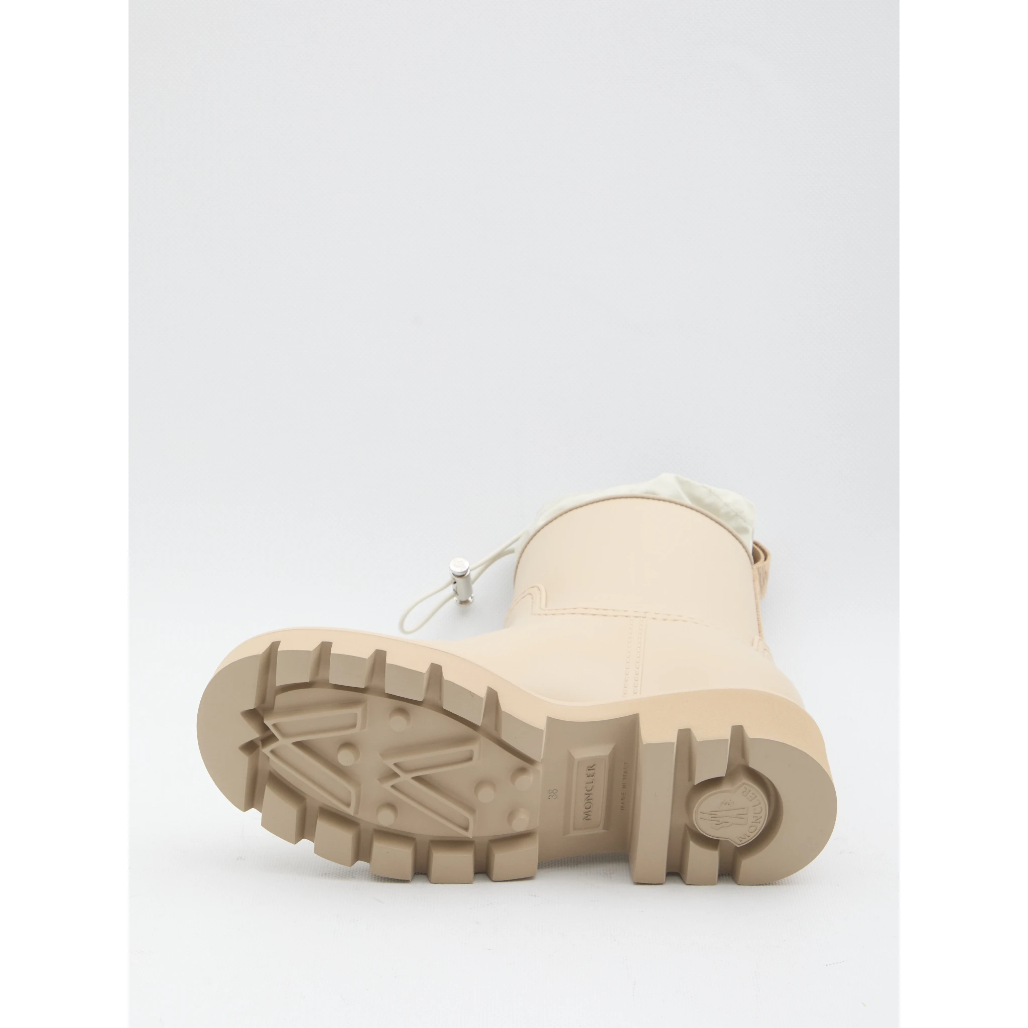 أحذية المطر من كيكستريم