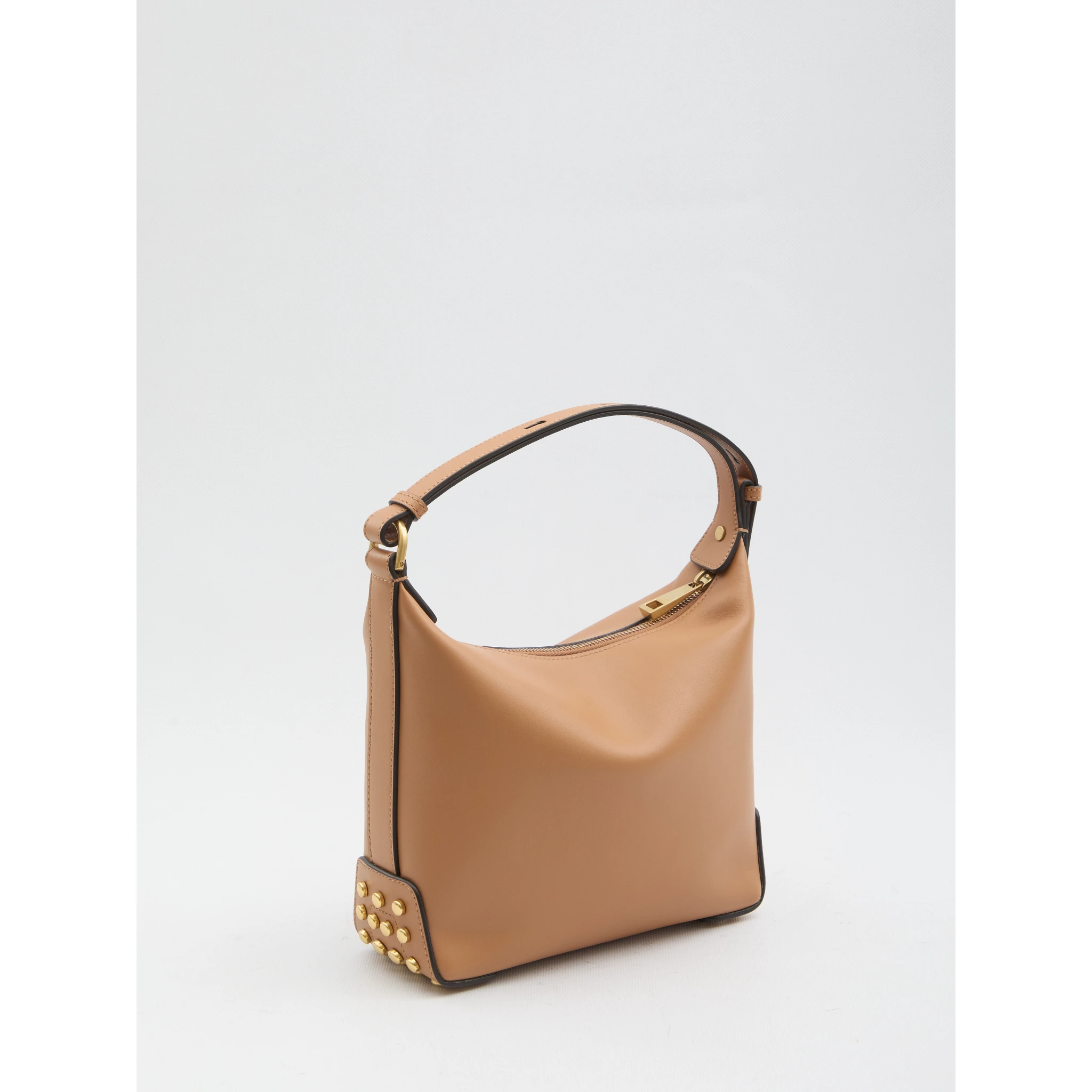 حقيبة صغيرة