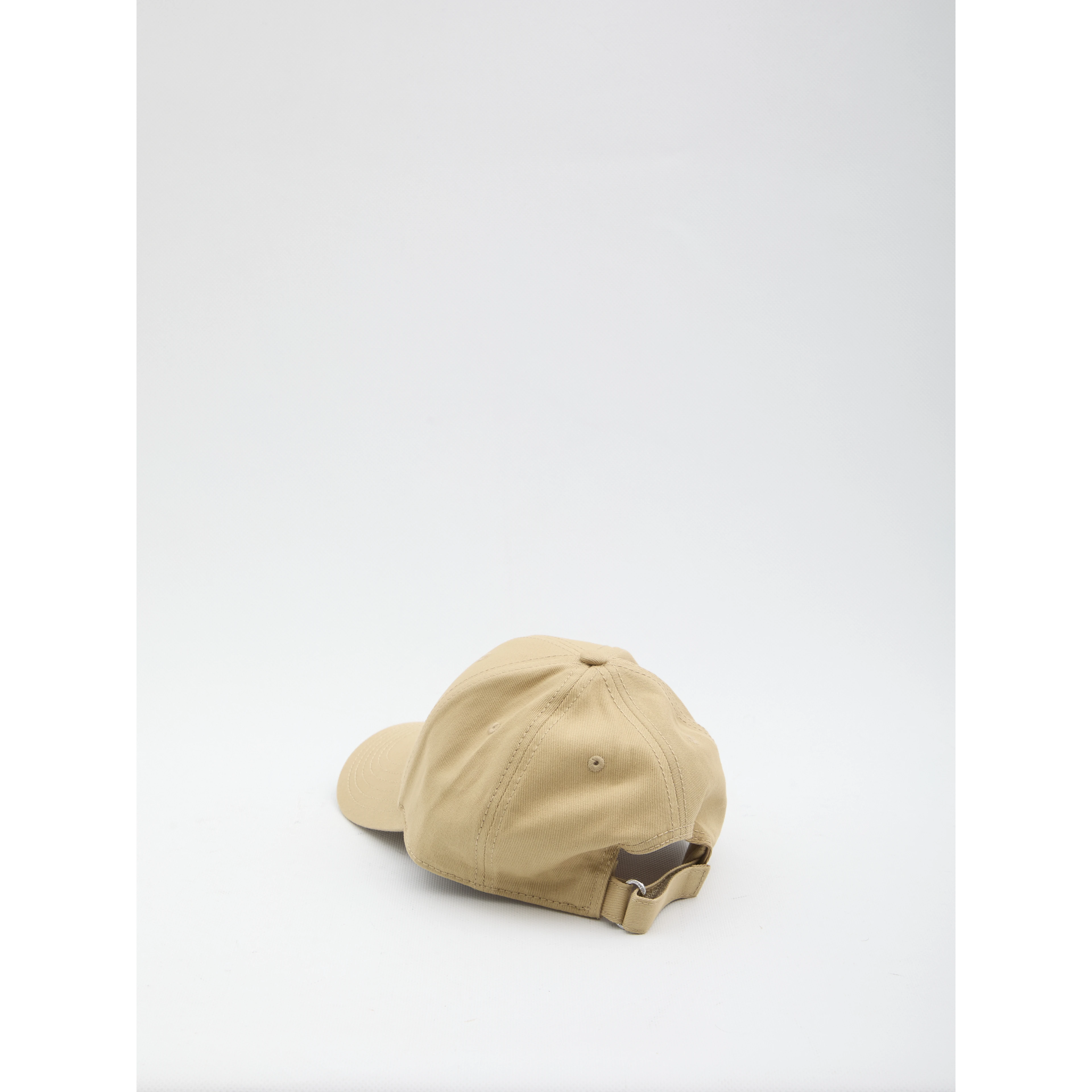 Baseball cap with logo
