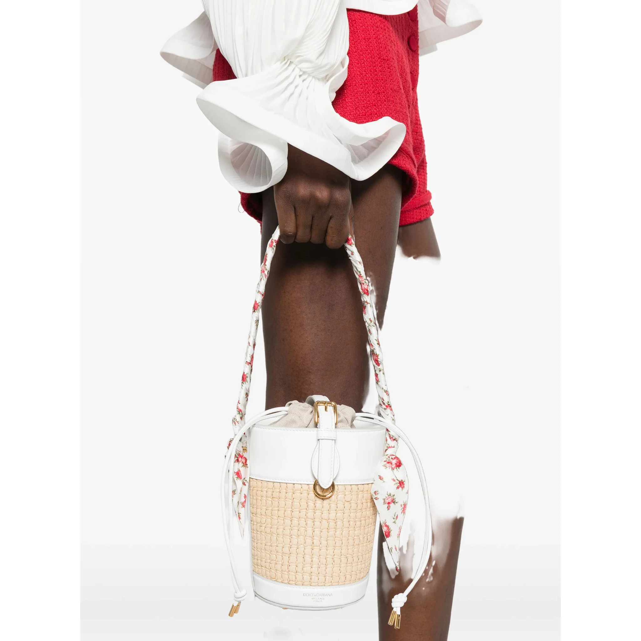 حقائب دولتشي آند غابانا.. بيضاء