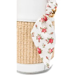 حقائب دولتشي آند غابانا.. بيضاء