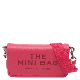 حقائب مارك جاكوبس.. لون فوشيا