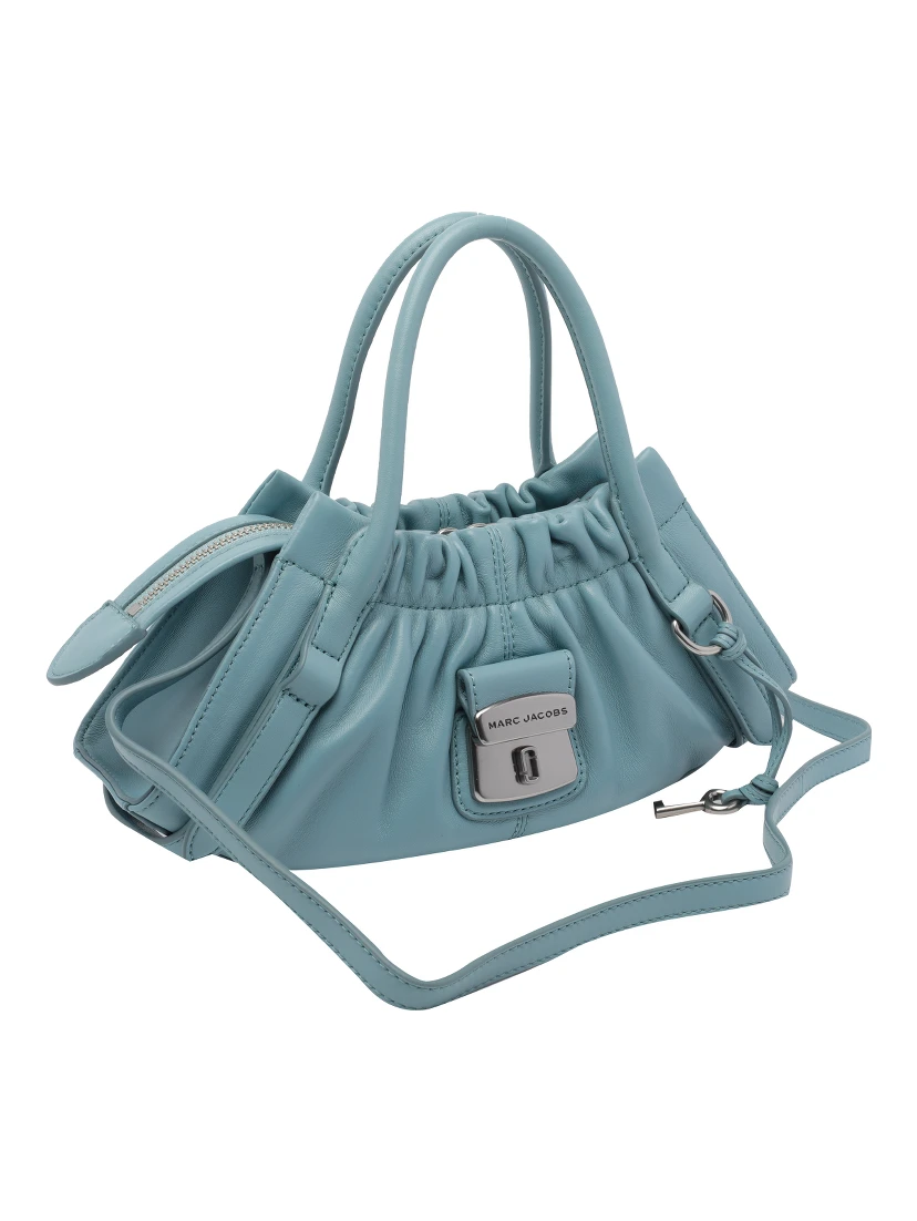 حقائب مارك جاكوبس.. زرقاء