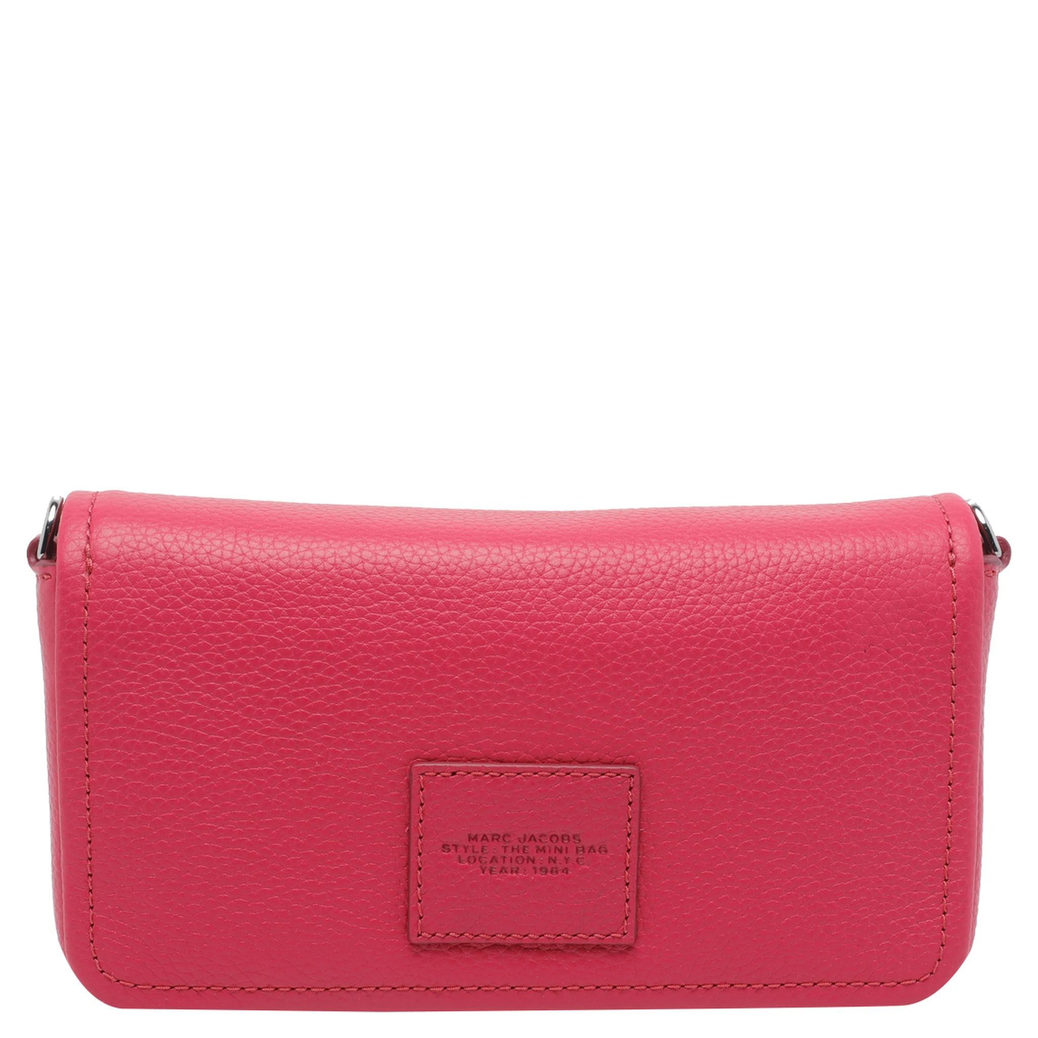 حقائب مارك جاكوبس.. لون فوشيا