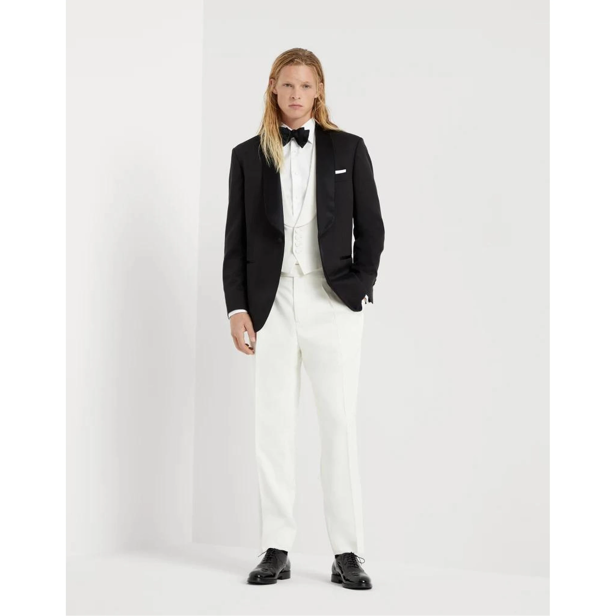 White Silk Sleveless Jacket