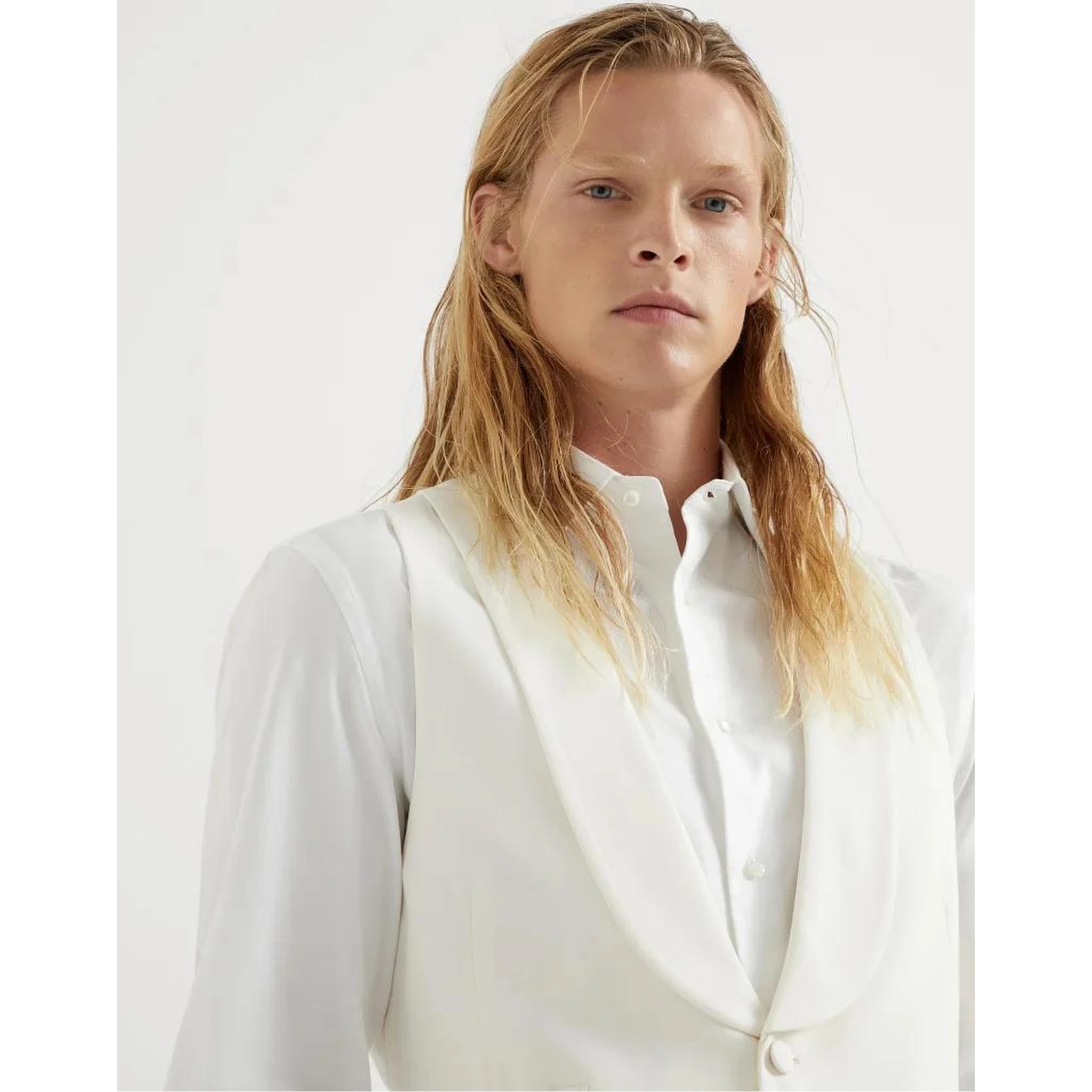 White Silk Sleveless Jacket