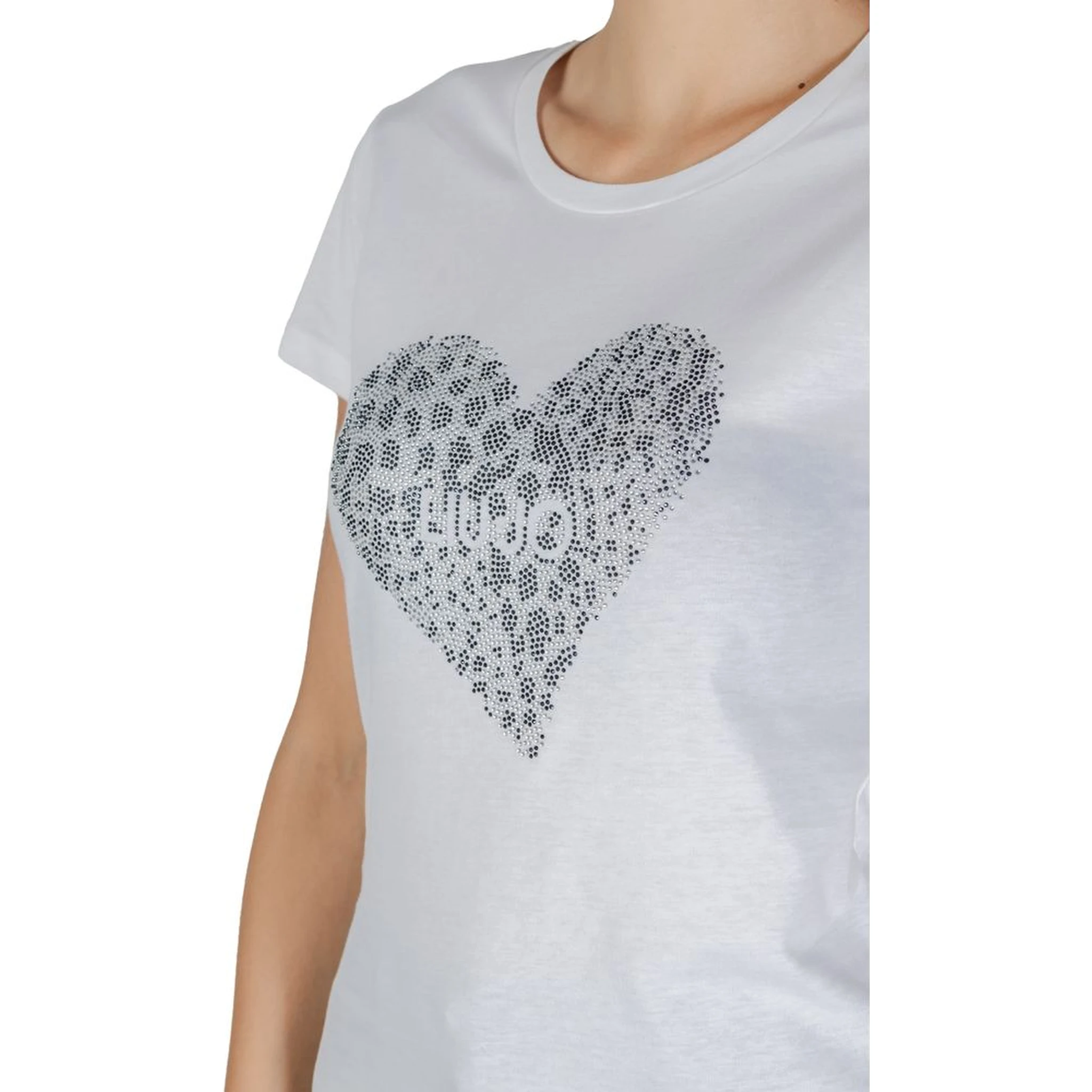 تي شيرت قطني أبيض