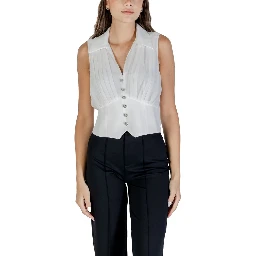 بلوزة بيضاء من البوليستر