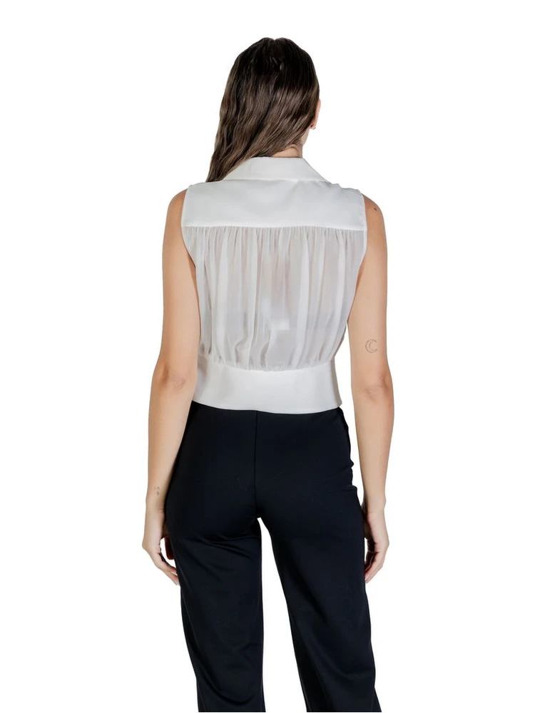 بلوزة بيضاء من البوليستر alternative