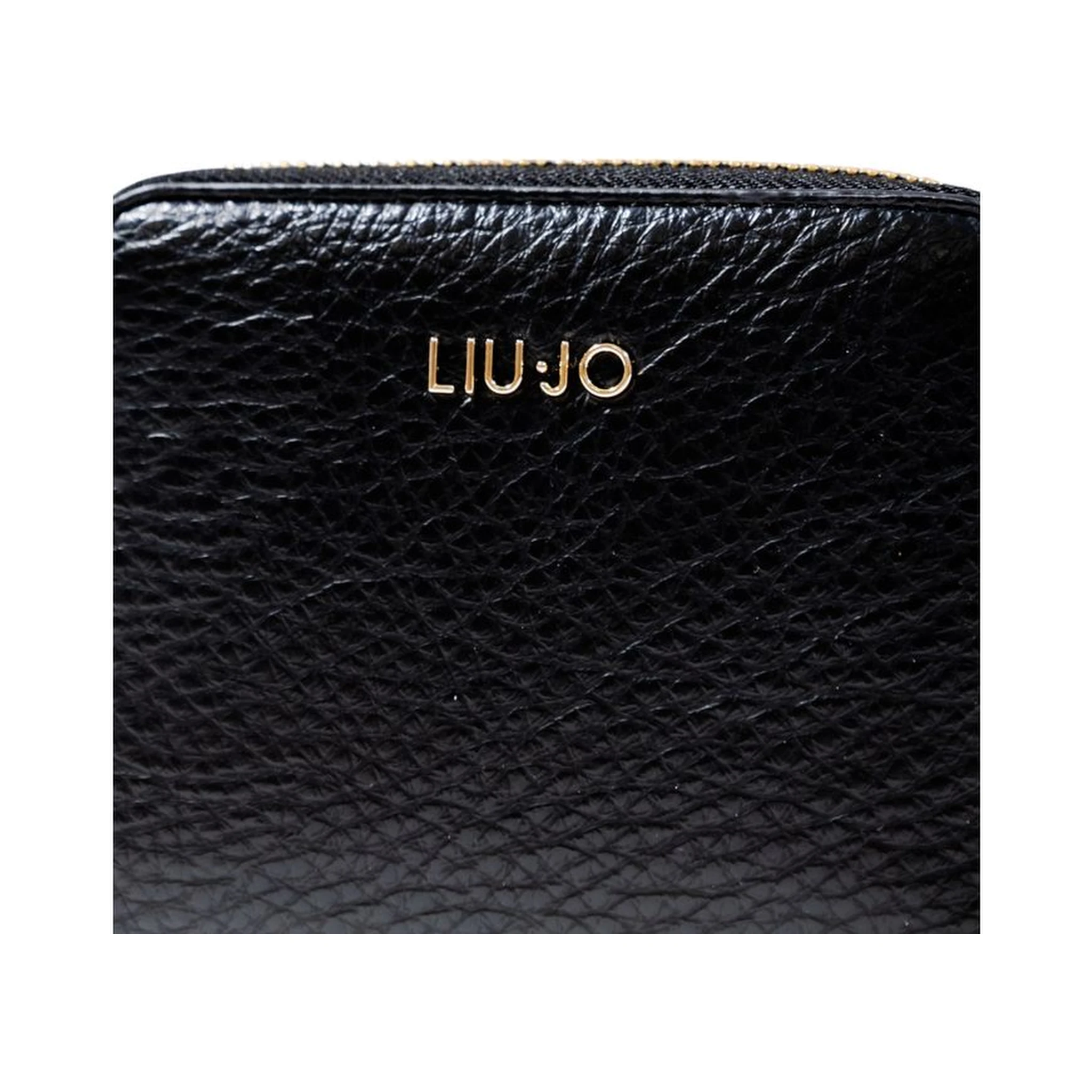 محفظة من البولي إيثيلين الأسود