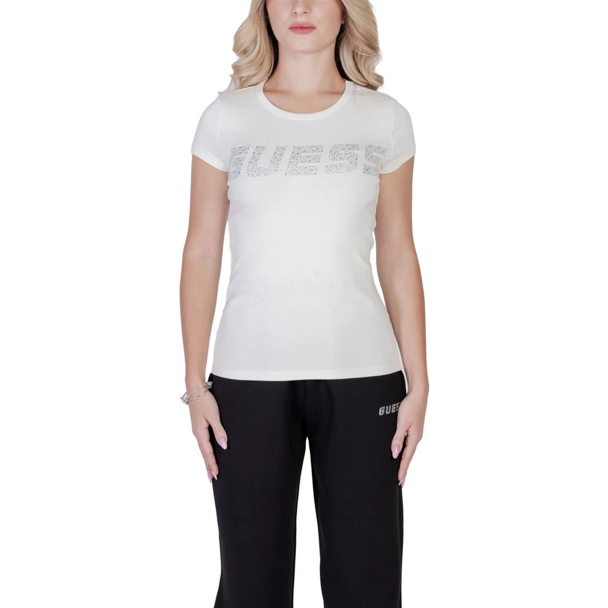 تيشيرت قطني كريمي اللون