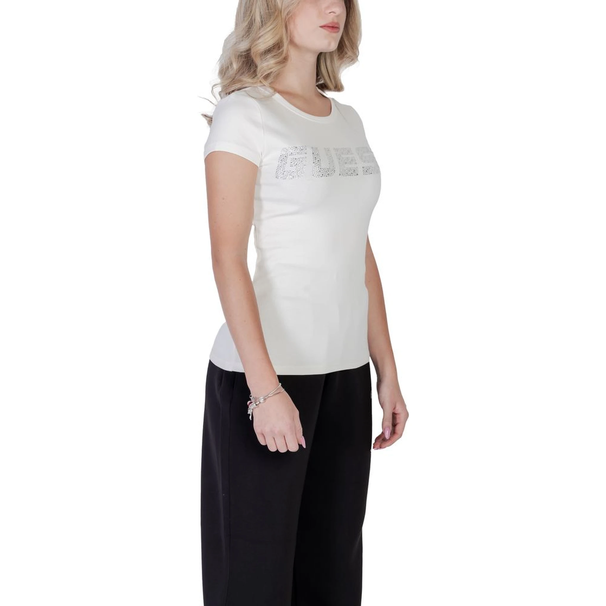 تيشيرت قطني كريمي اللون