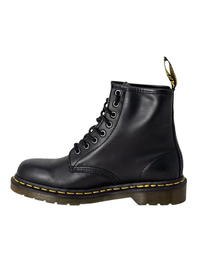 أحذية جلدية سوداء برباط