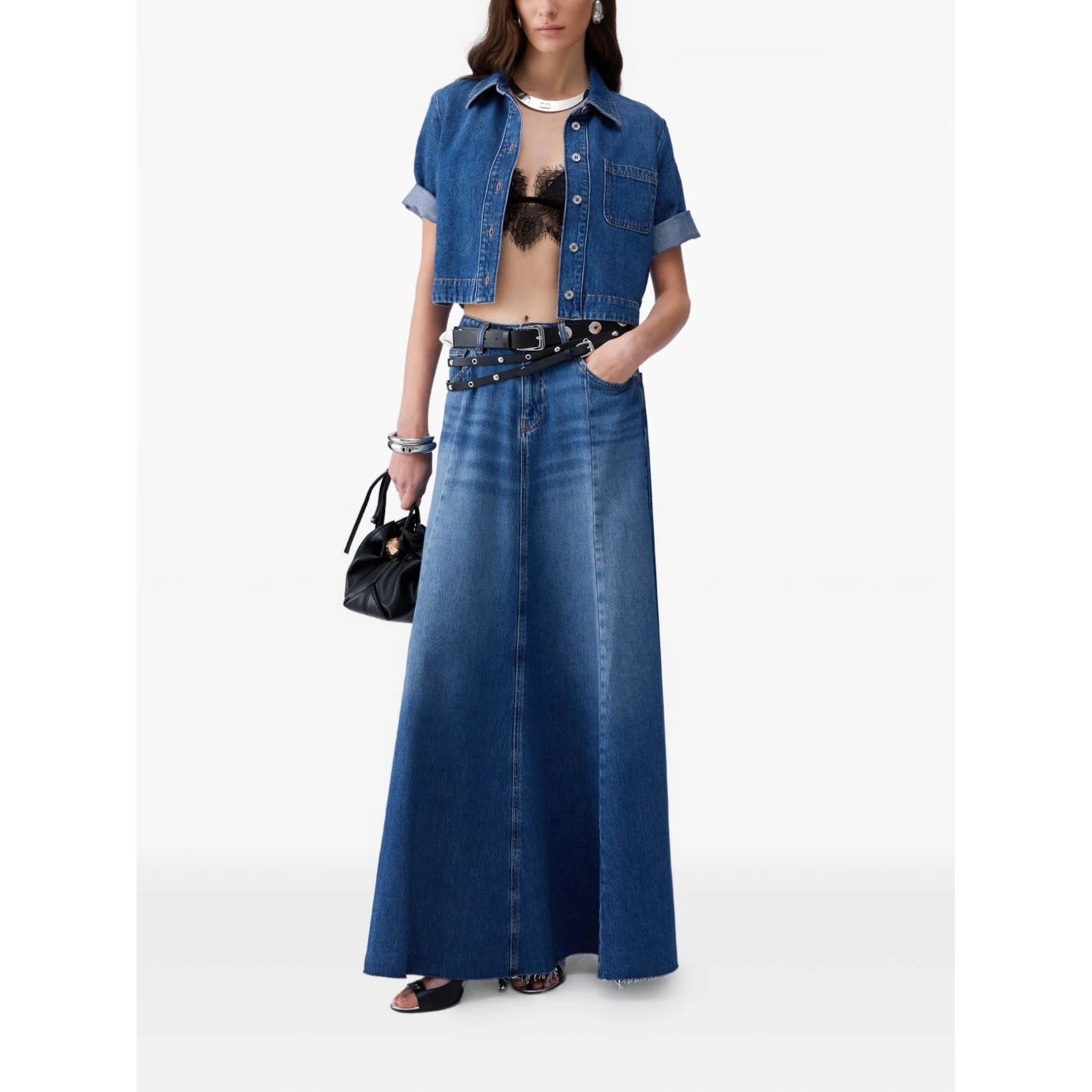 قمصان ليو جو الزرقاء