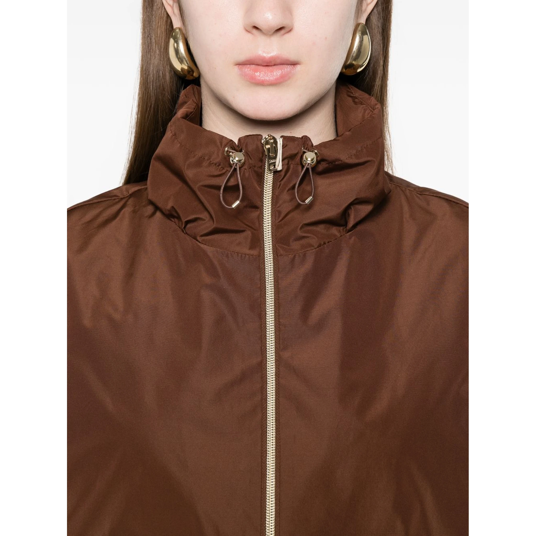 جاكيتات هيرنو بنية اللون