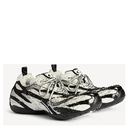"Soleless" sneakers