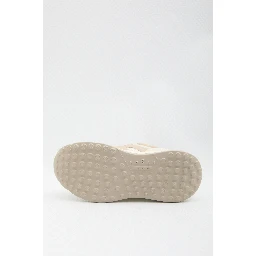 أحذية رياضية عالية الدقة