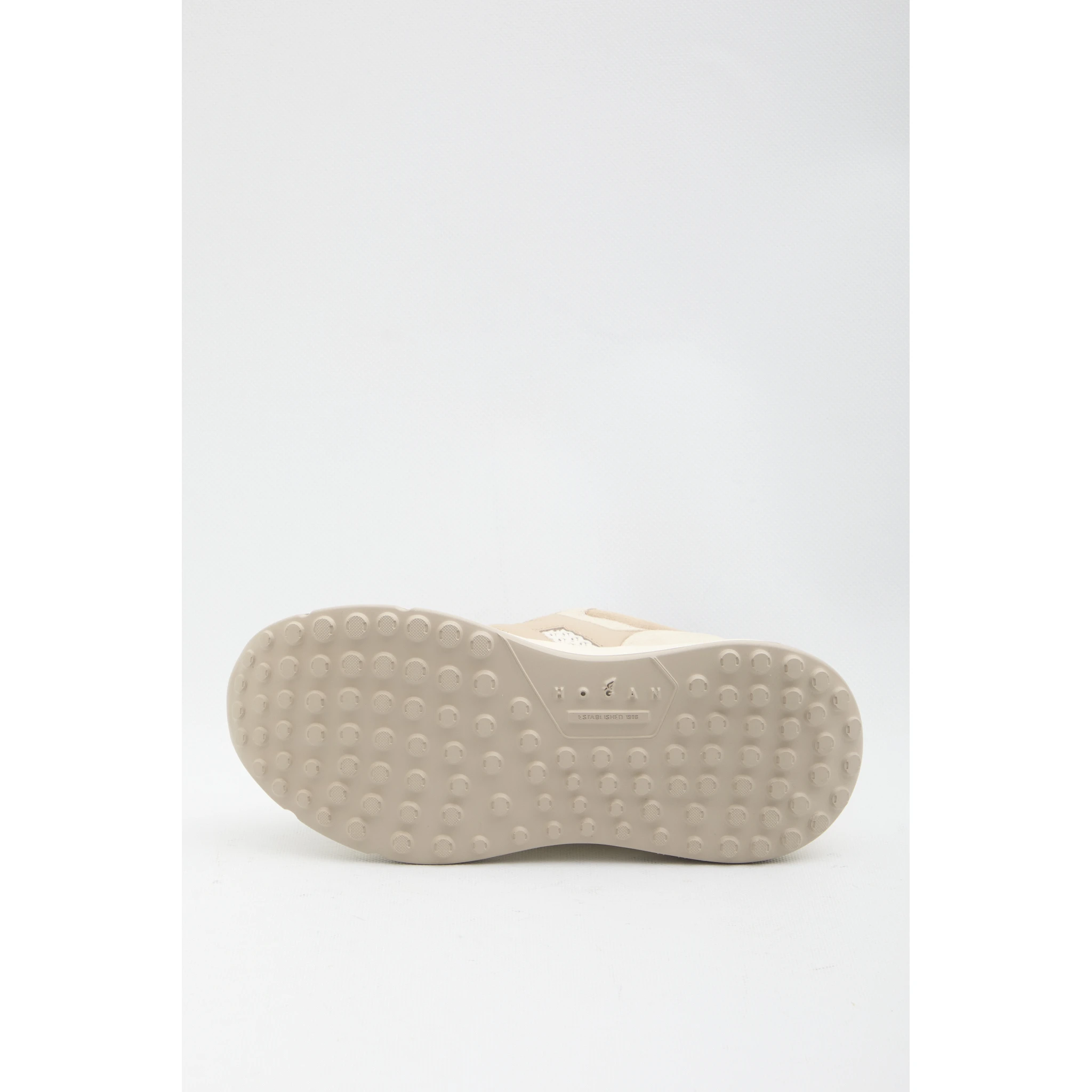 أحذية رياضية عالية الدقة