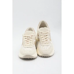 أحذية رياضية عالية الدقة